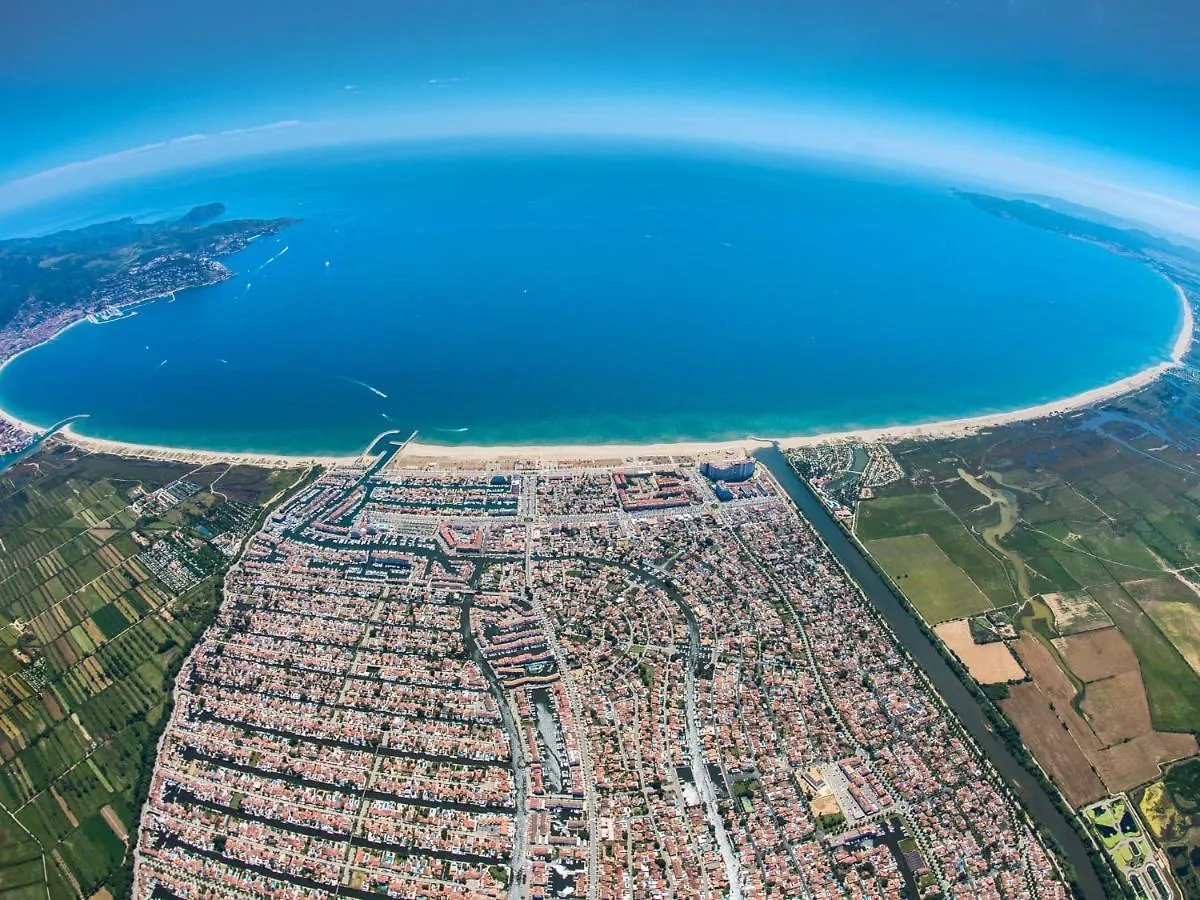 Holiday Home Triangulo 16 Empuriabrava 0*,